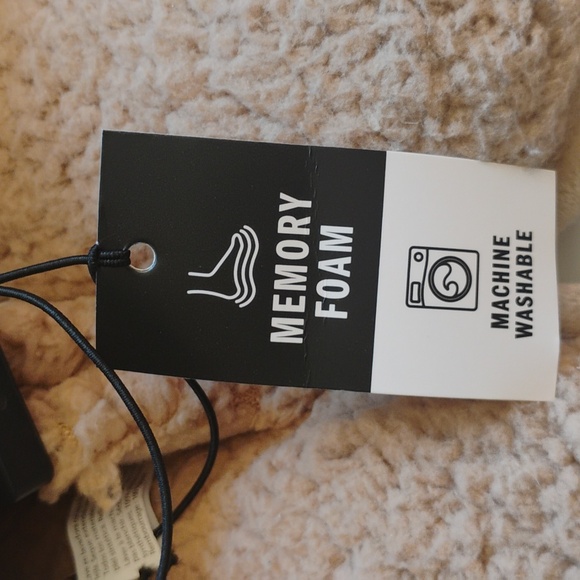 New Reindeer slippers - Picture 2 of 4